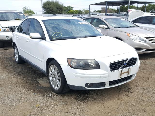 YV1MS682852098415 - 2005 VOLVO S40 T5 WHITE photo 1