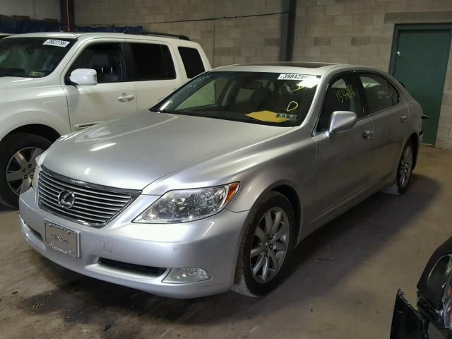 JTHGL46F885023564 - 2008 LEXUS LS 460L GRAY photo 2