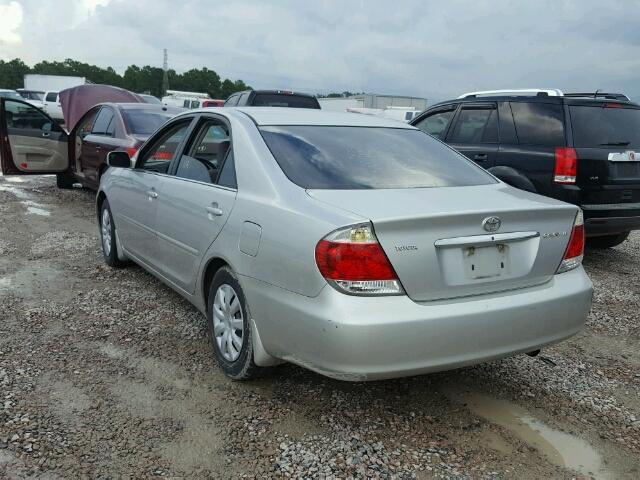 4T1BE32K25U578543 - 2005 TOYOTA CAMRY LE SILVER photo 3