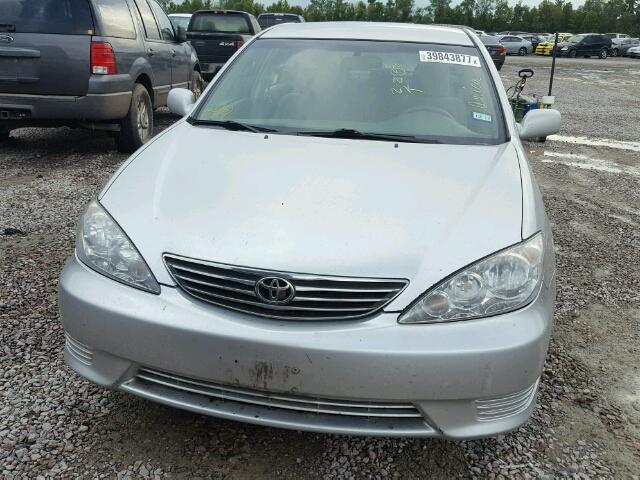 4T1BE32K25U578543 - 2005 TOYOTA CAMRY LE SILVER photo 9