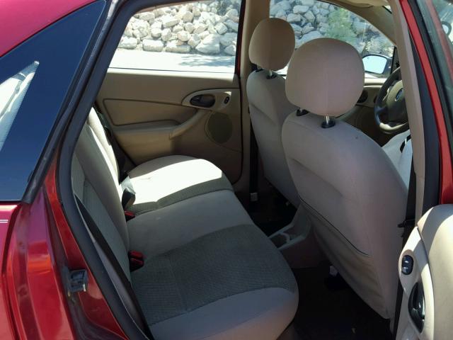 1FAFP34374W165404 - 2004 FORD FOCUS SE C RED photo 6