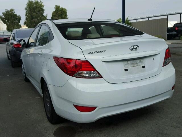 KMHCT4AE0DU285508 - 2013 HYUNDAI ACCENT WHITE photo 3