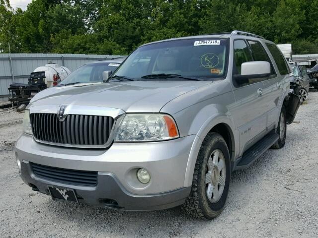 5LMFU28R03LJ10300 - 2003 LINCOLN NAVIGATOR 棕色 照片 2