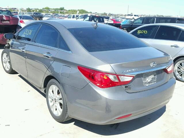 5NPEC4AC0DH589167 - 2013 HYUNDAI SONATA SE GRAY photo 3