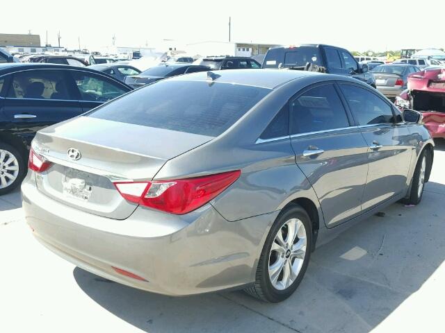 5NPEC4AC0DH589167 - 2013 HYUNDAI SONATA SE GRAY photo 4