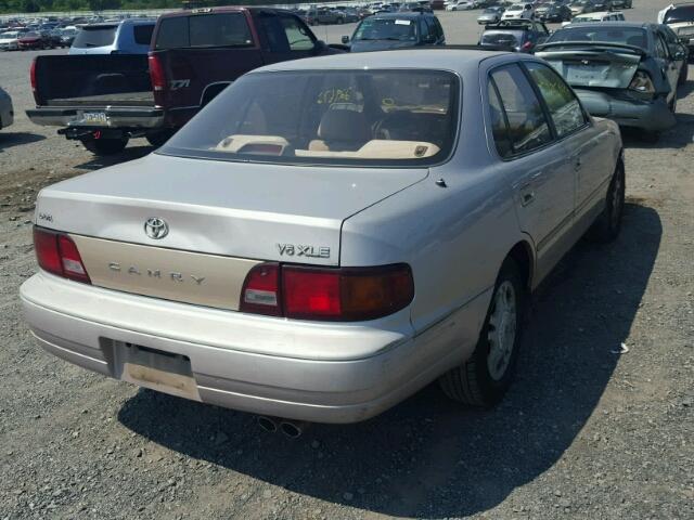 4T1GK13E6SU108247 - 1995 TOYOTA CAMRY XLE TAN photo 4