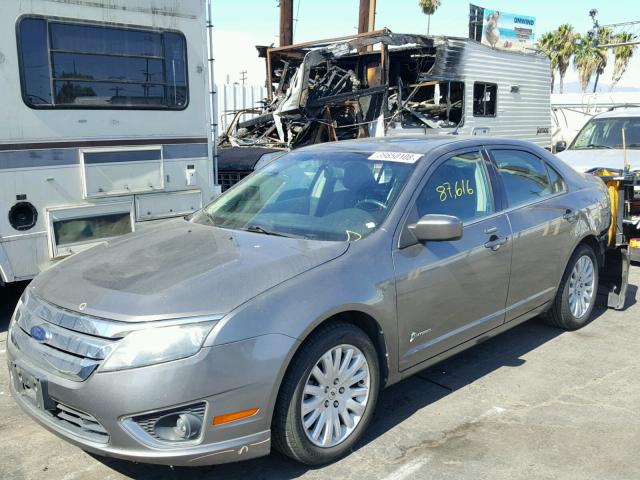 3FADP0L34AR152633 - 2010 FORD FUSION HYB GRAY photo 2