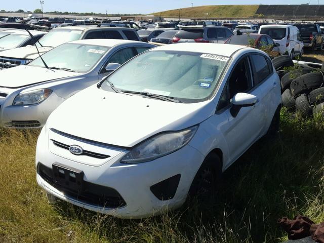 3FADP4EJ9CM221948 - 2012 FORD FIESTA WHITE photo 2