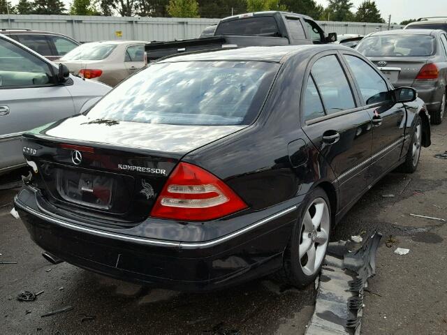 WDBRF40J54A613672 - 2004 MERCEDES-BENZ C BLACK photo 4