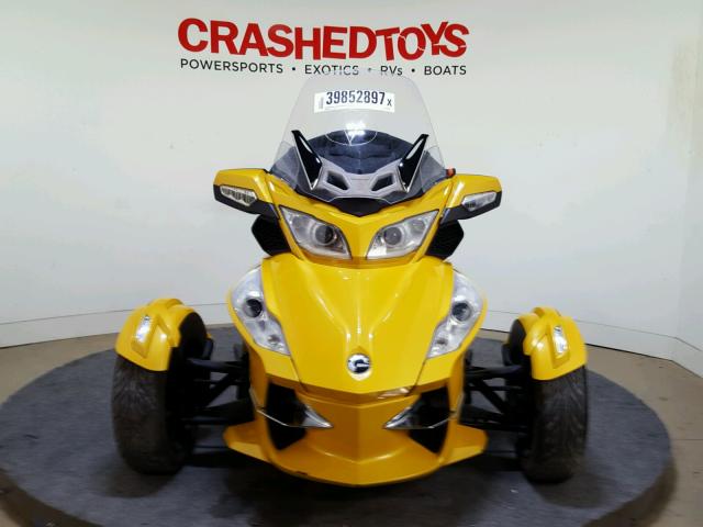 2BXNBBC11DV000169 - 2013 CAN-AM SPYDER ROA YELLOW photo 3