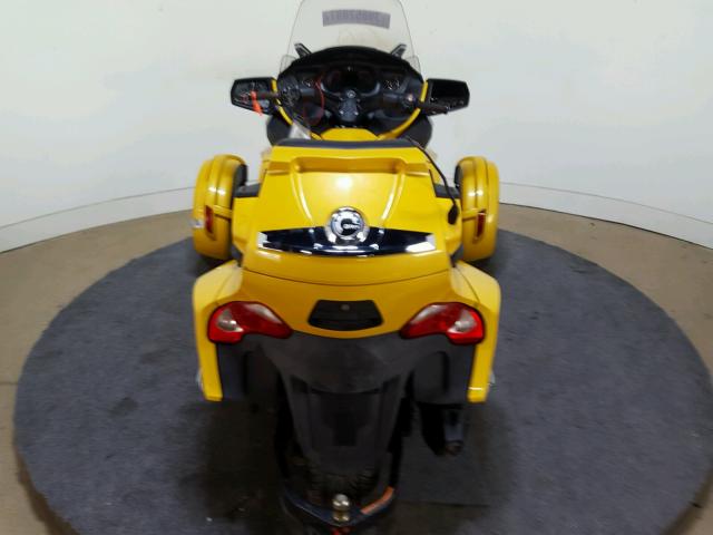 2BXNBBC11DV000169 - 2013 CAN-AM SPYDER ROA YELLOW photo 9