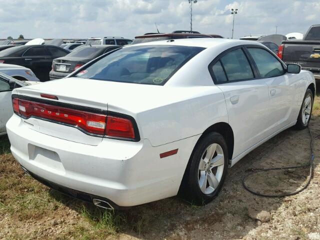 2B3CL3CG1BH550550 - 2011 DODGE CHARGER WHITE photo 4