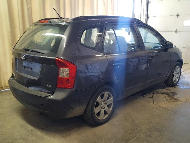 KNAFG525477075908 - 2007 KIA RONDO BASE GRAY photo 4