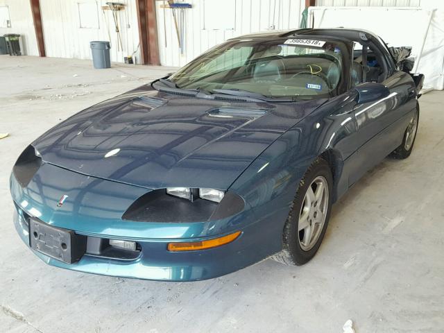 2G1FP22K4V2125212 - 1997 CHEVROLET CAMARO BAS GREEN photo 2