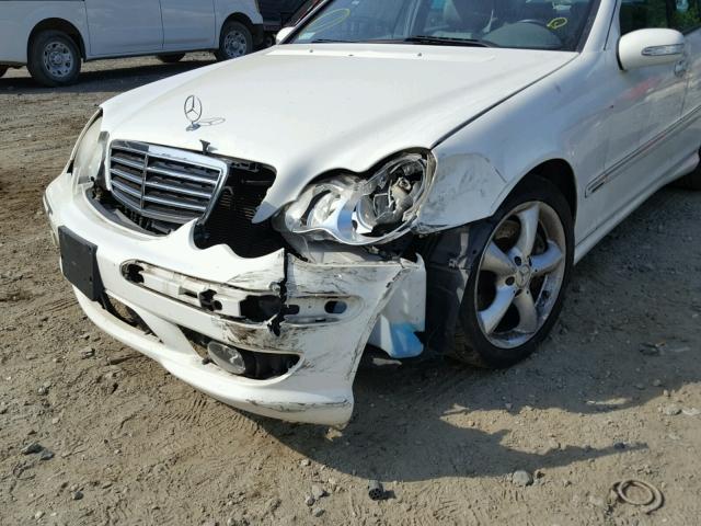 WDBRF52H06F835106 - 2006 MERCEDES-BENZ C GENERATI WHITE photo 9