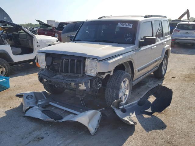 1J8HG48KX8C188542 - 2008 JEEP COMMANDER SILVER photo 2