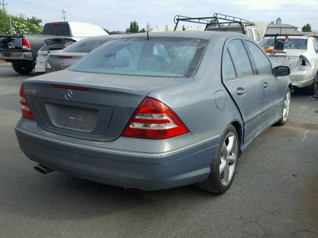 WDBRF52H06A841808 - 2006 MERCEDES-BENZ C GENERATI BLUE photo 4