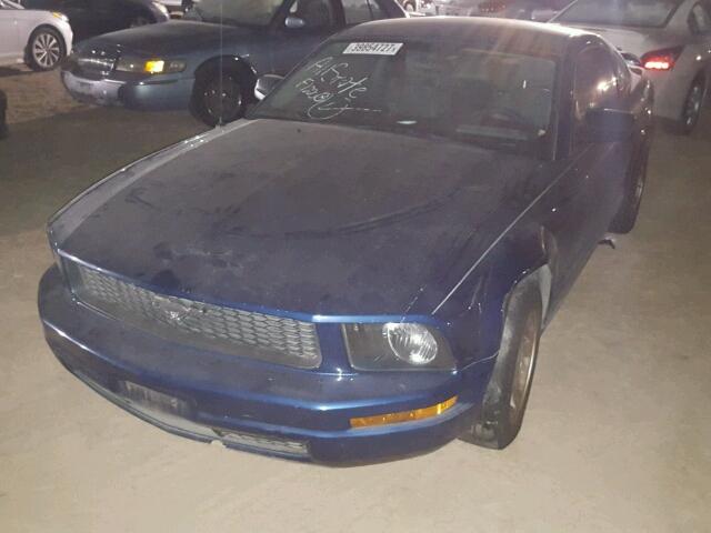 1ZVHT80N085130764 - 2008 FORD MUSTANG BLUE photo 2