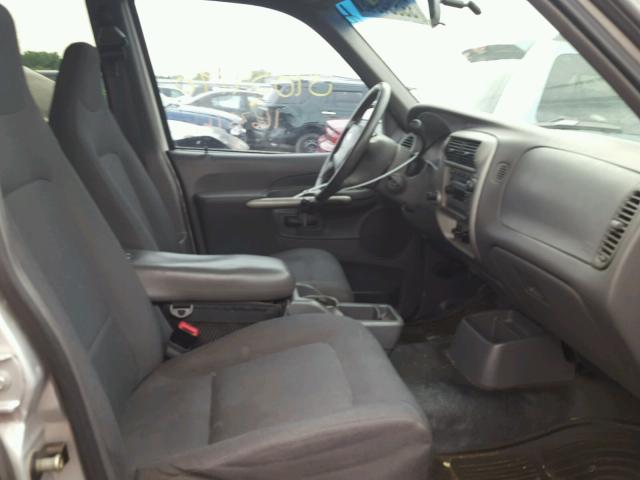 1FMZU67E22UB17702 - 2002 FORD EXPLORER S SILVER photo 5