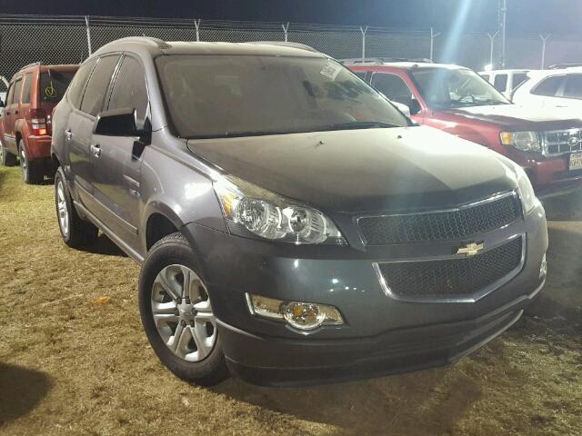 1GNKRFED0BJ350827 - 2011 CHEVROLET TRAVERSE L GRAY photo 1