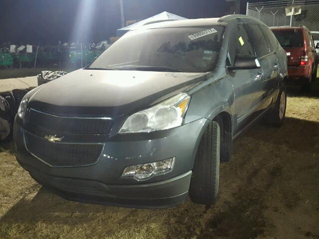 1GNKRFED0BJ350827 - 2011 CHEVROLET TRAVERSE L GRAY photo 2