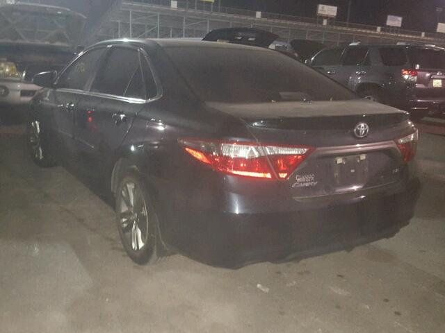 4T1BF1FK4FU490767 - 2015 TOYOTA CAMRY LE 石墨色 照片 3