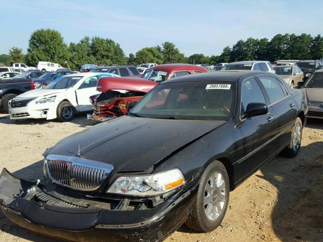 1LNHM83W03Y645626 - 2003 LINCOLN TOWN CAR C BLACK photo 2