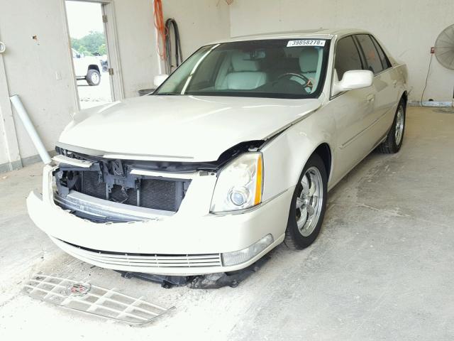 1G6KH5E67BU112191 - 2011 CADILLAC DTS PREMIU CREAM photo 2