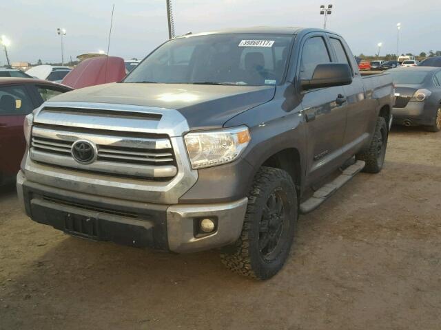 5TFUW5F11GX570569 - 2016 TOYOTA TUNDRA GRAY photo 2