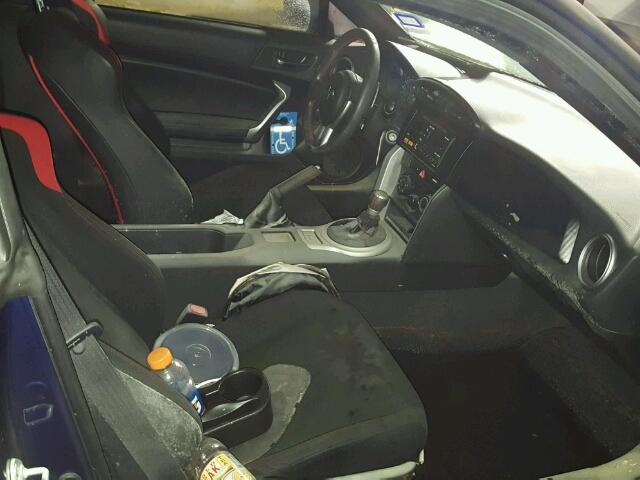 JF1ZNAA10D2724549 - 2013 TOYOTA SCION FR-S ლურჯი ფოტო 5