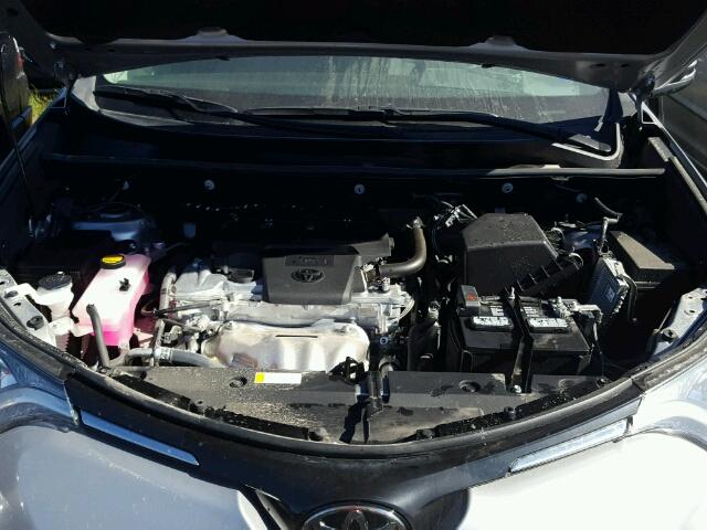 2T3WFREV9HW372297 - 2017 TOYOTA RAV4 SILVER photo 7