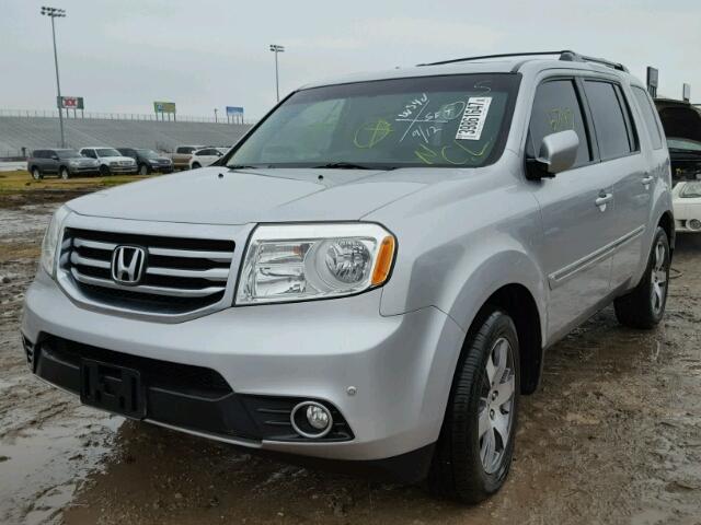 5FNYF3H93DB015590 - 2013 HONDA PILOT TOUR SILVER photo 2