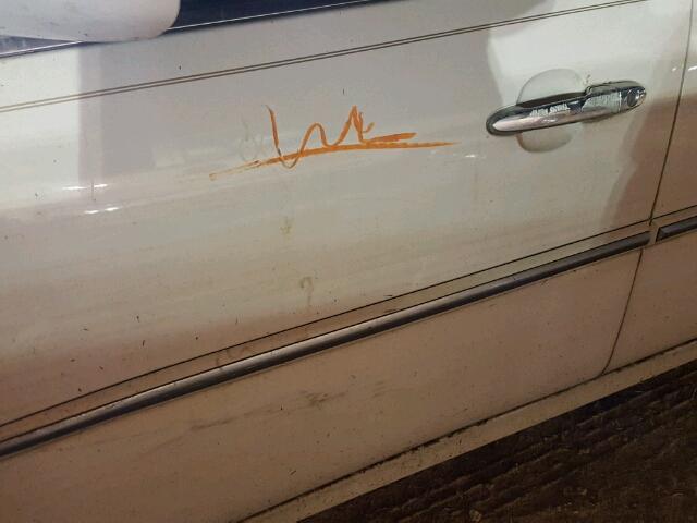 2G4WD582781247688 - 2008 BUICK LACROSSE C WHITE photo 9