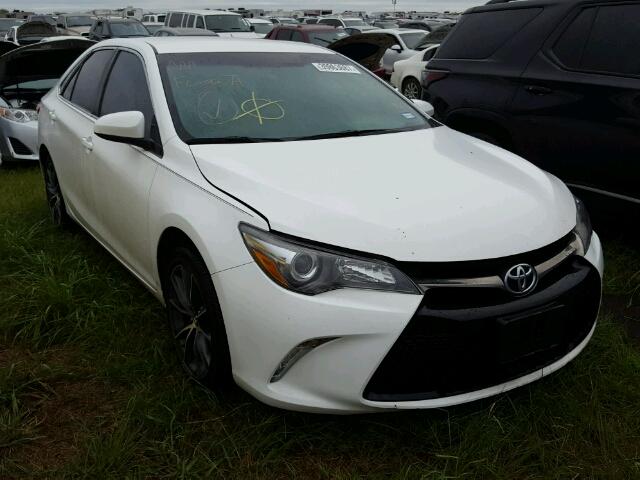 4T1BF1FKXFU042033 - 2015 TOYOTA CAMRY WHITE photo 1