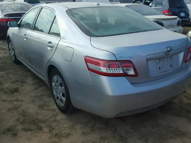 4T1BF3EK1BU639935 - 2011 TOYOTA CAMRY BASE SILVER photo 3