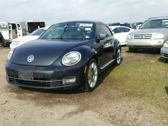 3VWVS7AT5DM683105 - 2013 VOLKSWAGEN BEETLE TUR BLACK photo 2