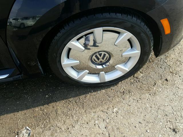 3VWVS7AT5DM683105 - 2013 VOLKSWAGEN BEETLE TUR BLACK photo 9