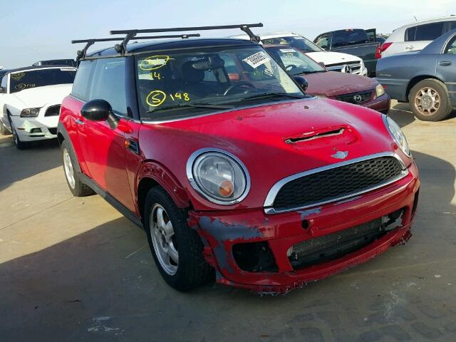 WMWSU3C53BT252829 - 2011 MINI COOPER RED photo 1