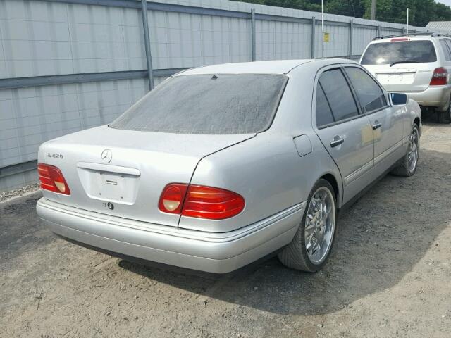 WDBJF72F3VA581006 - 1997 MERCEDES-BENZ E 420 SILVER photo 4