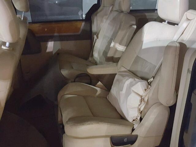 2A4RR6DXXAR195212 - 2010 CHRYSLER TOWN & COU BLUE photo 6