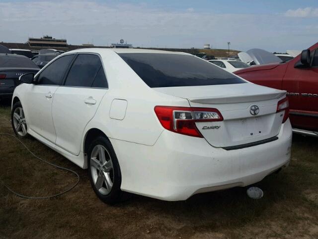 4T1BF1FK3EU729269 - 2014 TOYOTA CAMRY L WHITE photo 3