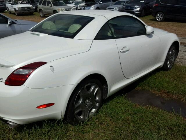 JTHFN45YX89018416 - 2008 LEXUS SC WHITE photo 4