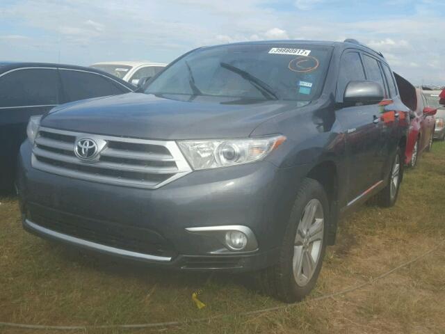 5TDDK3EHXDS233382 - 2013 TOYOTA HIGHLANDER BLUE photo 2