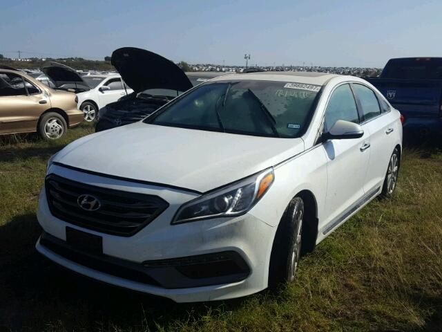 5NPE34AF3HH590958 - 2017 HYUNDAI SONATA WHITE photo 2