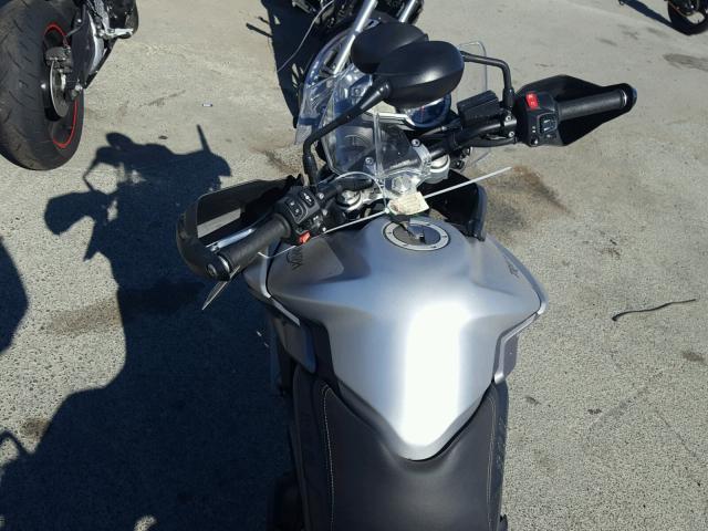 SMTE02BF0HT783111 - 2017 TRIUMPH MOTORCYCLE TIGER 800 WHITE photo 5