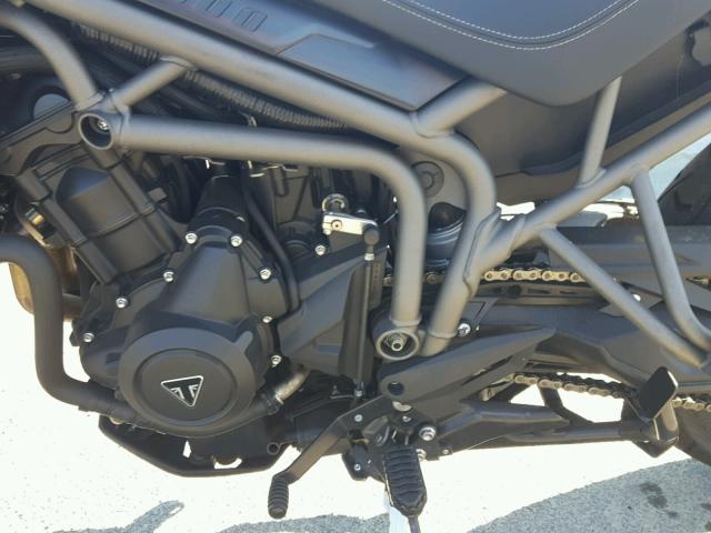 SMTE02BF0HT783111 - 2017 TRIUMPH MOTORCYCLE TIGER 800 WHITE photo 7