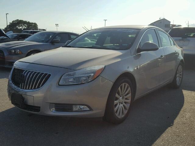 W04GN5EC2B1104304 - 2011 BUICK REGAL SILVER photo 2