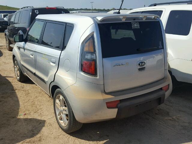 KNDJT2A29A7701295 - 2010 KIA SOUL SILVER photo 3