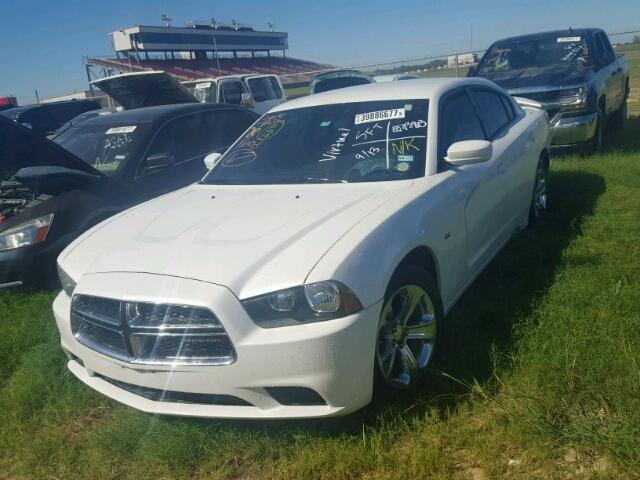 2C3CDXBG9DH661519 - 2013 DODGE CHARGER WHITE photo 2