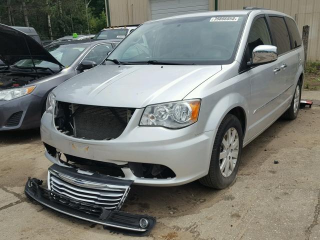 2C4RC1CG9CR395612 - 2012 CHRYSLER TOWN & COU SILVER photo 2